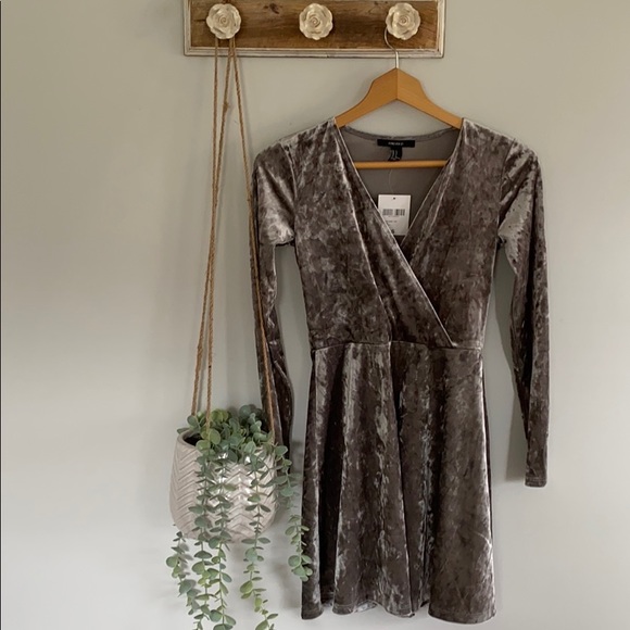 Forever 21 Dresses & Skirts - Forever 21 Velvet Dress